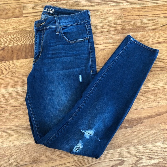 Old Navy Rockstar Distressed Stretch Jeans - Picture 7 of 8